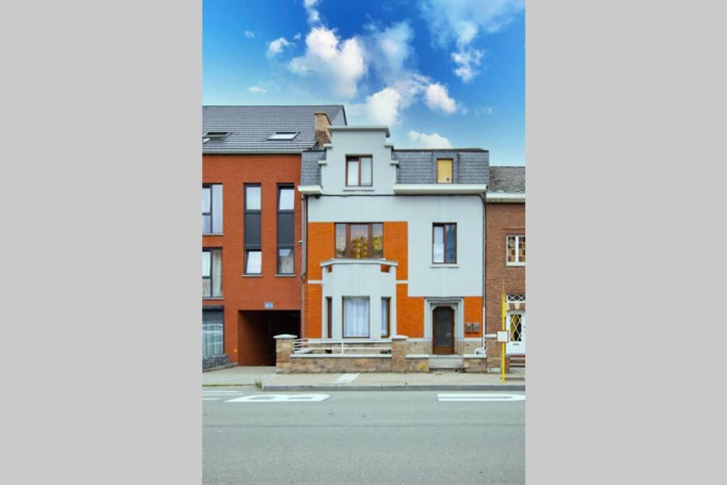 L'echasseur A Jambes Apartment